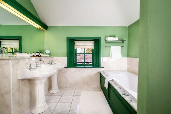 Green Room Bathroom gallery
